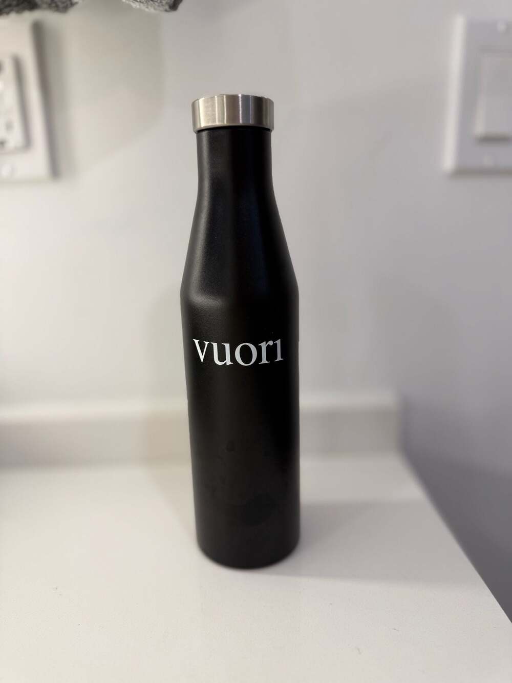 Vuori x Mizu S6 Wordmark Insulated Stainless Steel Water Bottle Black